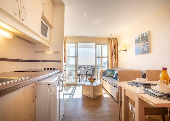 Apartment L'esquinade - H4 233 By Interhome Saint-Raphaël