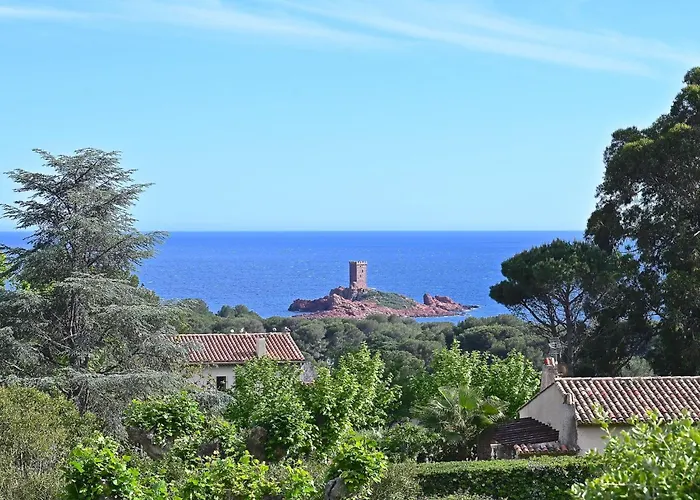 L'esquinade - H4 233 By Interhome Saint-Raphaël